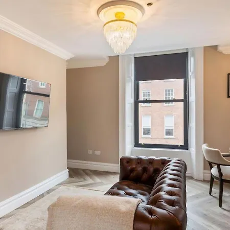 Mount Street Apartment *